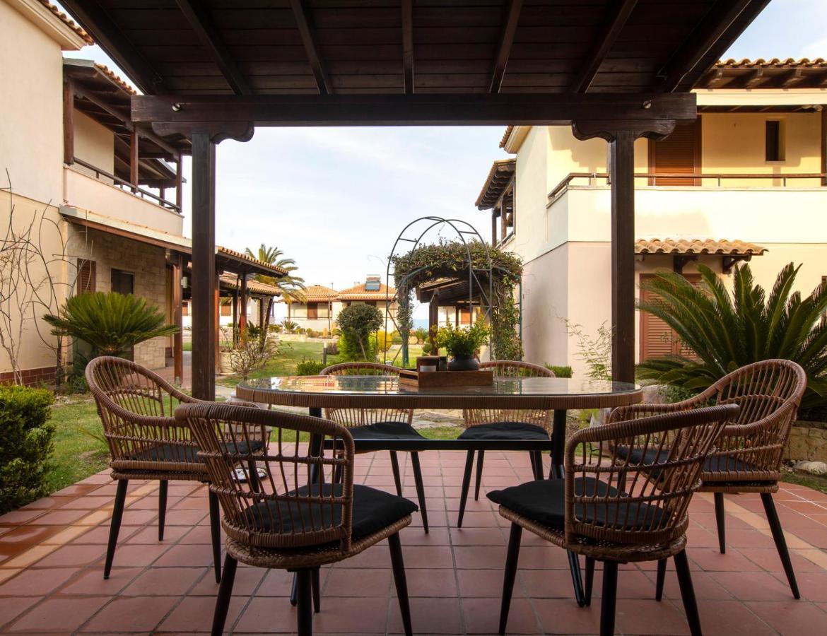 Porto Thea Alexandra Shared Pool Villa, Афітос Екстер'єр фото